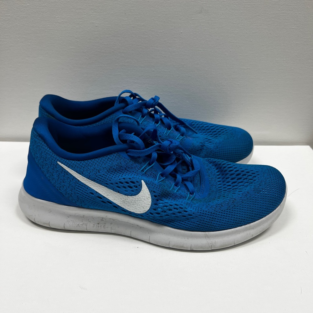 Nike sneakers size 9 men’s